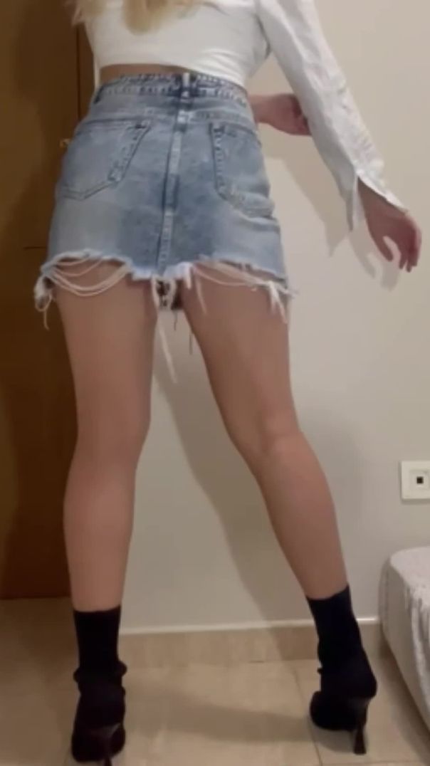 This cute girl can surprise you with her sexy skirt and hot legs